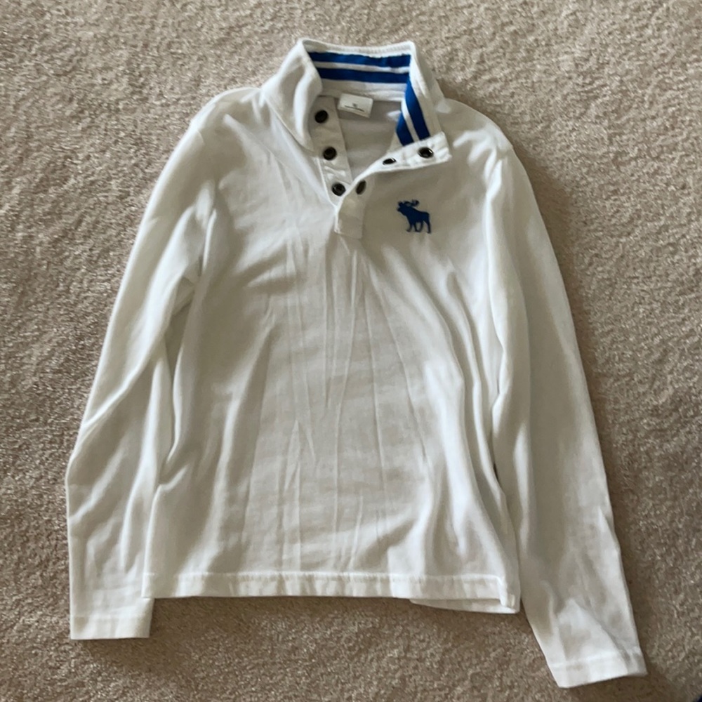 Like new Abercrombie kids button mock neck in size S